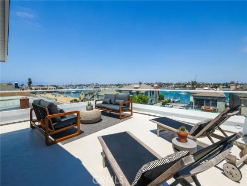 825 W Bay A Avenue, Newport Beach, CA