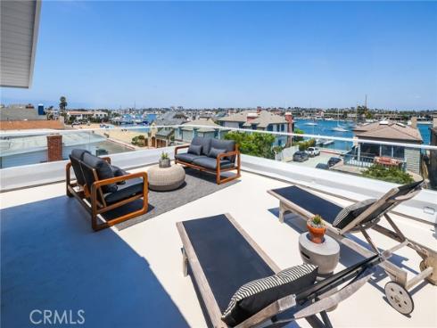 825 W Bay A Avenue, Newport Beach, CA