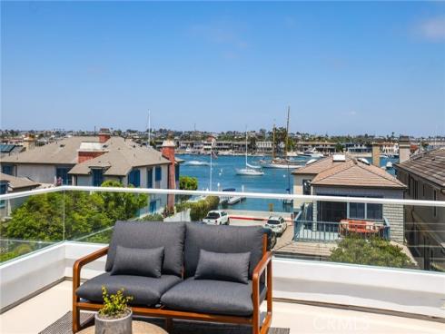 825 W Bay A Avenue, Newport Beach, CA