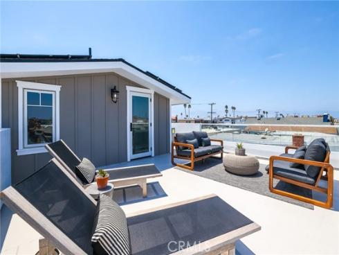 825 W Bay A Avenue, Newport Beach, CA