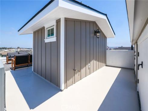 825 W Bay A Avenue, Newport Beach, CA