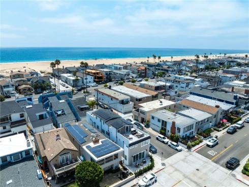 825 W Bay A Avenue, Newport Beach, CA