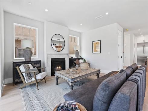 825 W Bay A Avenue, Newport Beach, CA