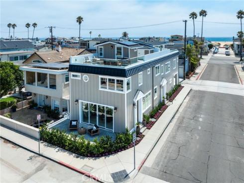 825 W Bay  A  Avenue, Newport Beach, CA