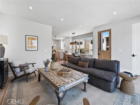 825 W Bay A Avenue, Newport Beach, CA