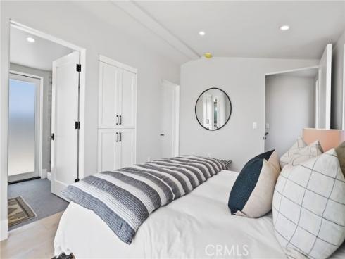 825 W Bay  B  Avenue, Newport Beach, CA