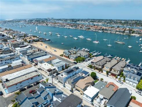 825 W Bay  B  Avenue, Newport Beach, CA