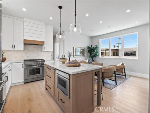 825 W Bay  B  Avenue, Newport Beach, CA