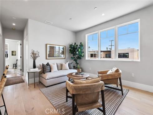 825 W Bay  B  Avenue, Newport Beach, CA