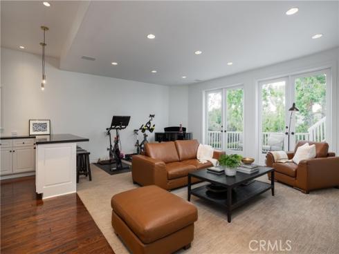 212  Kings Place  , Newport Beach, CA