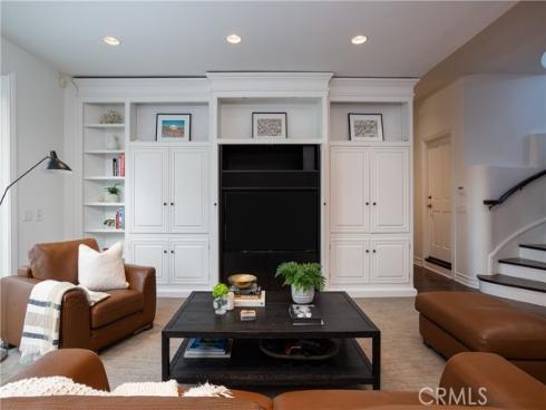 212  Kings Place  , Newport Beach, CA