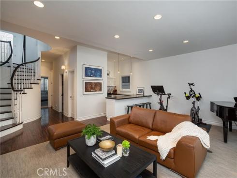 212  Kings Place  , Newport Beach, CA