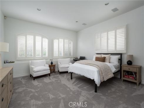 212  Kings Place  , Newport Beach, CA