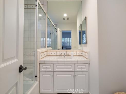 212  Kings Place  , Newport Beach, CA