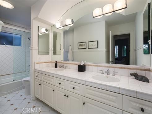 212  Kings Place  , Newport Beach, CA