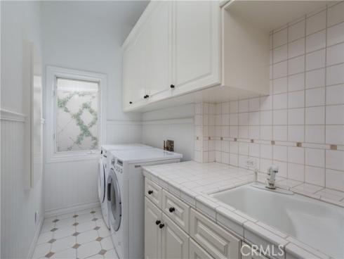 212  Kings Place  , Newport Beach, CA