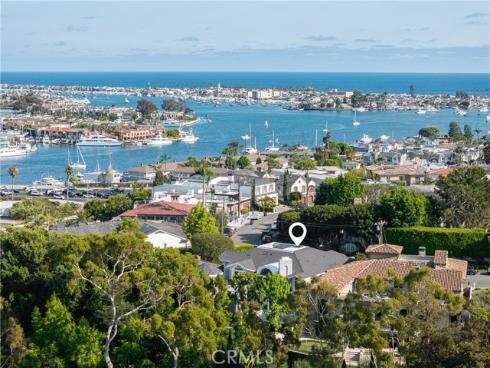 212  Kings Place  , Newport Beach, CA