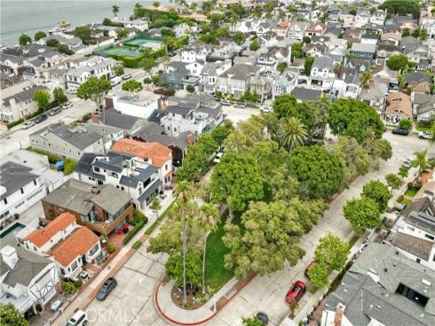 1730  Plaza Del Norte  , Newport Beach, CA