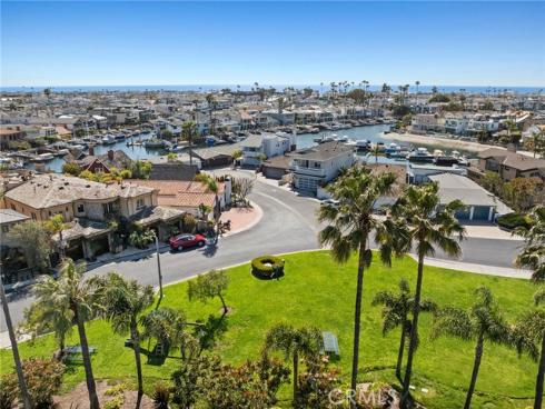 20  Balboa Coves  , Newport Beach, CA