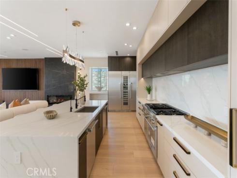 4  Narbonne  , Newport Beach, CA