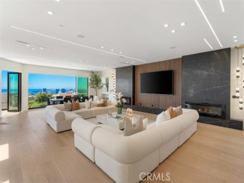 4  Narbonne  , Newport Beach, CA