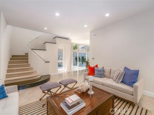 120  Via Trieste  , Newport Beach, CA