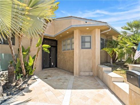 24  Narbonne  , Newport Beach, CA