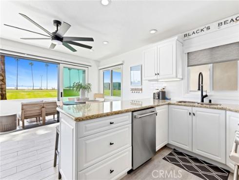 916 E Oceanfront  , Newport Beach, CA
