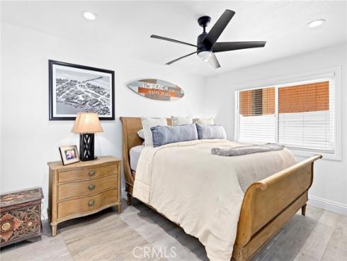 916 E Oceanfront  , Newport Beach, CA