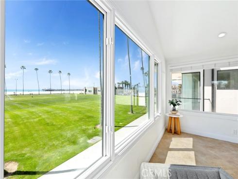916 E Oceanfront  , Newport Beach, CA