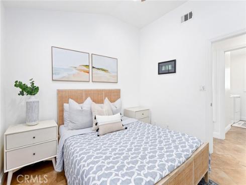 916 E Oceanfront  , Newport Beach, CA