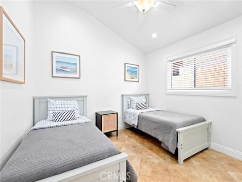 916 E Oceanfront  , Newport Beach, CA