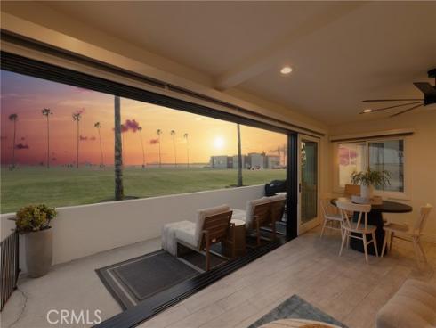 916 E Oceanfront  , Newport Beach, CA