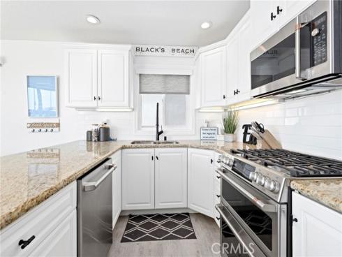 916 E Oceanfront  , Newport Beach, CA