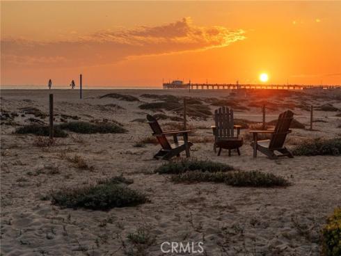 1516 E Oceanfront  , Newport Beach, CA