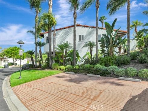 2000  Vista Cajon  , Newport Beach, CA