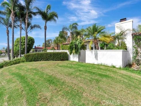 2000  Vista Cajon  , Newport Beach, CA