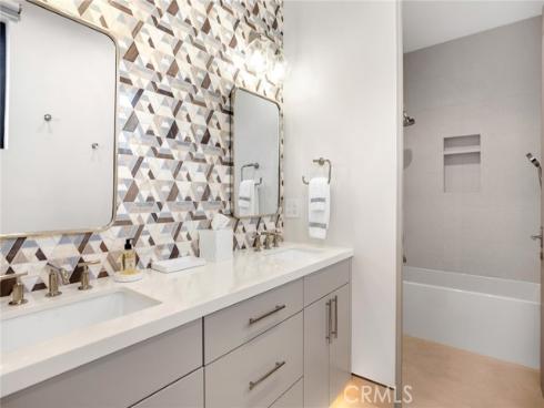 706 W Oceanfront  , Newport Beach, CA