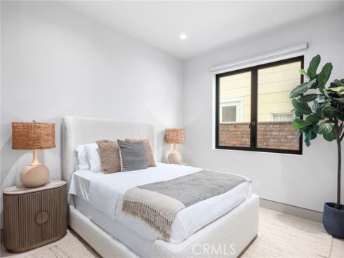 706 W Oceanfront  , Newport Beach, CA