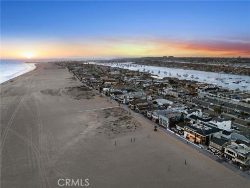 706 W Oceanfront  , Newport Beach, CA