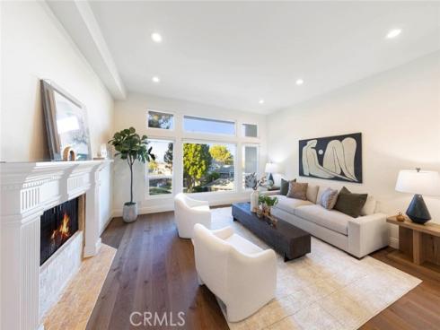 16  Lucerne  , Newport Beach, CA