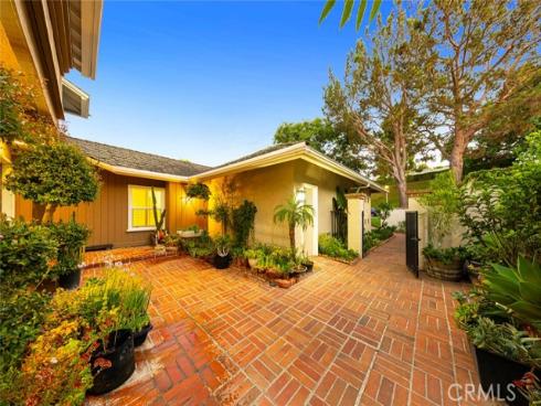 16  Lucerne  , Newport Beach, CA
