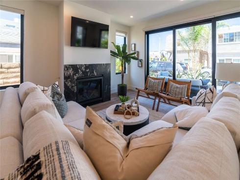 315 E Bay   Avenue, Newport Beach, CA