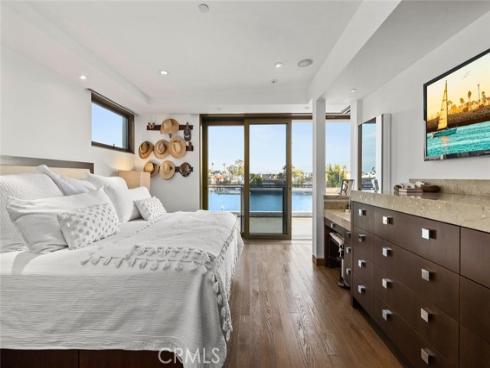 8  Beacon Bay  , Newport Beach, CA