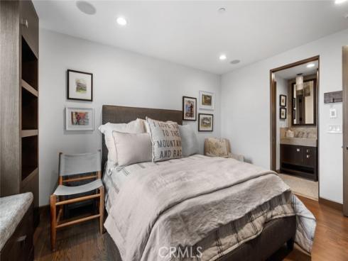 8  Beacon Bay  , Newport Beach, CA