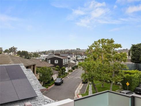 8  Beacon Bay  , Newport Beach, CA