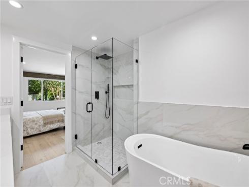 558  Vista Flora  , Newport Beach, CA