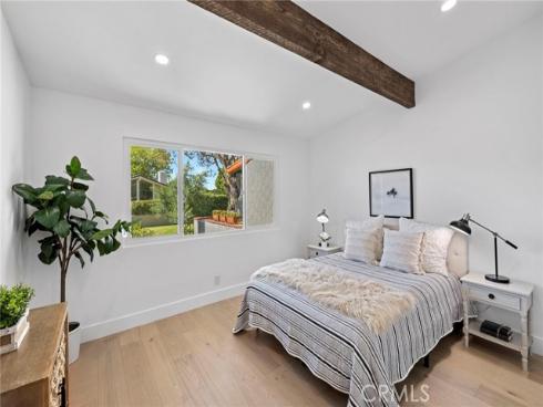 558  Vista Flora  , Newport Beach, CA