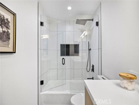 558  Vista Flora  , Newport Beach, CA