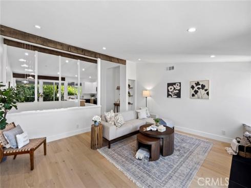 558  Vista Flora  , Newport Beach, CA